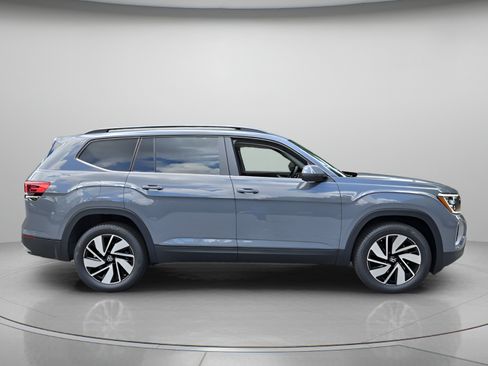 Used 2026 Volkswagen Atlas SE FWD image 6