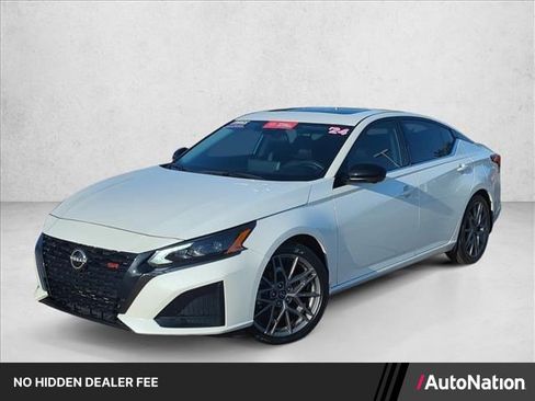 Used 2024 Nissan Altima 2.0 SR FWD image 1