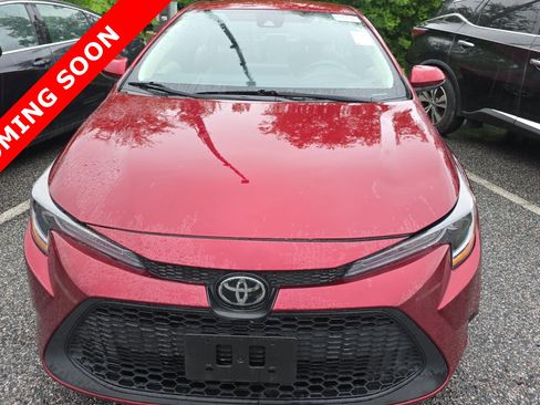 Used 2022 Toyota Corolla LE FWD image 3