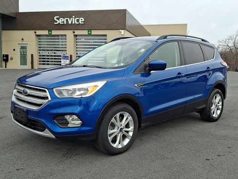 Used 2018 Ford Escape SE w/ SE Sync 3 Package image 3