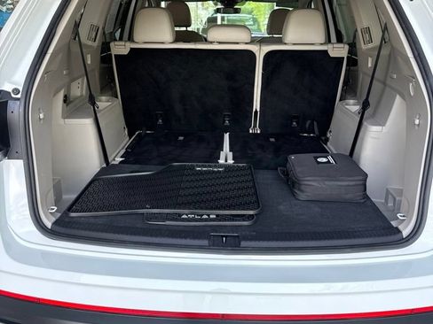 Certified 2024 Volkswagen Atlas SE FWD image 15