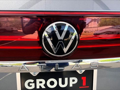 Used 2024 Volkswagen Atlas SE FWD image 30