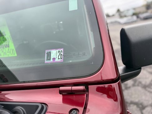 Certified 2021 Jeep Gladiator Sport image 27