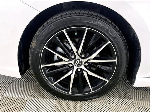 Used 2024 Toyota Camry SE FWD image 7