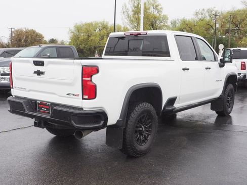 Used 2025 Chevrolet Silverado 2500 ZR2 w/ Technology Package AWD/4WD image 5