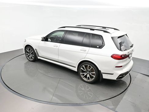 Used 2021 BMW X7 M50i w/ Dynamic Handling Package AWD/4WD image 47