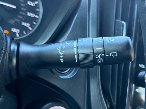 Certified 2025 Subaru Forester Premium image 28