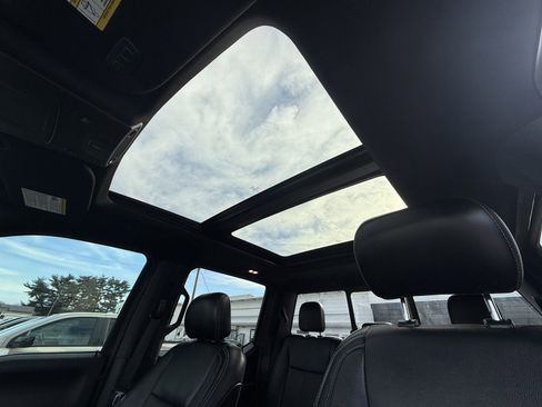 Used 2019 Ford F150 Lariat image 33