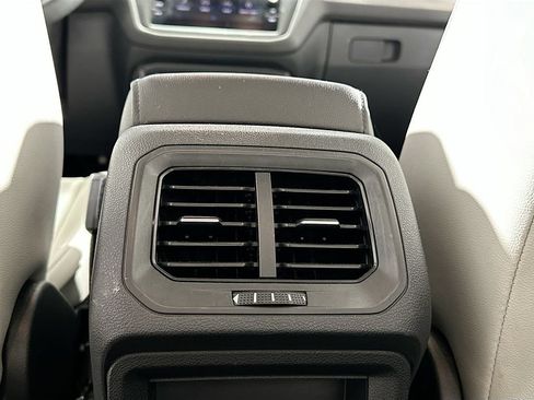 Used 2020 Volkswagen Tiguan SE w/ 3rd Row Seat Package AWD/4WD image 28