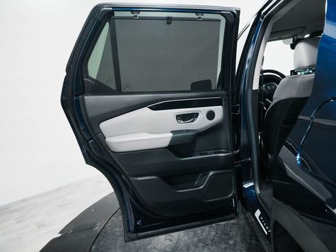 Used 2025 Honda Pilot EX-L image 14