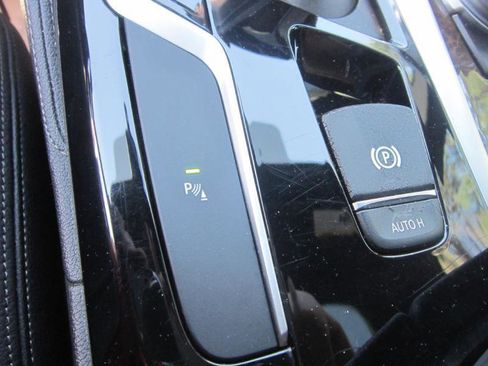 Used 2019 BMW 530i xDrive w/ M Sport Package AWD/4WD image 31