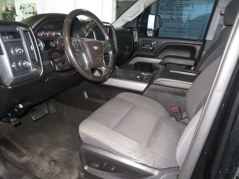 Used 2018 Chevrolet Silverado 1500 LT w/ All Star Edition image 20