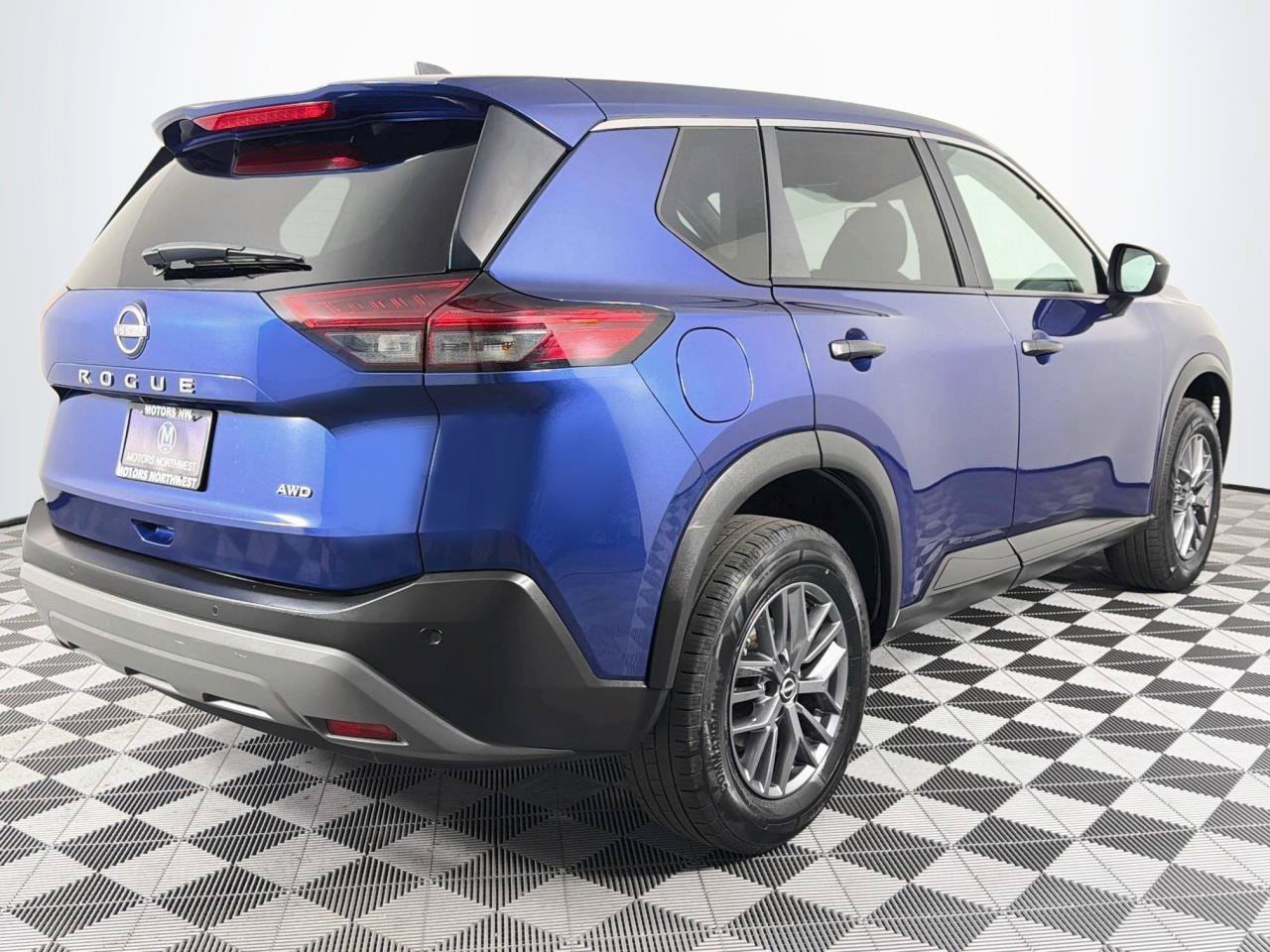Used 2023 Nissan Rogue S AWD/4WD image 25