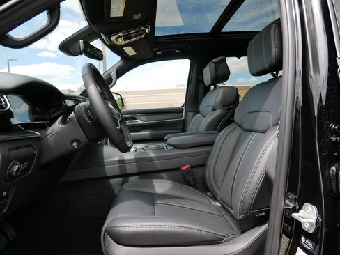 New 2026 Jeep Grand Wagoneer Summit w/ Premium Group III AWD/4WD image 6