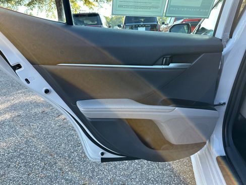 Used 2023 Toyota Camry XSE image 21