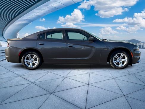 Used 2022 Dodge Charger SXT image 8