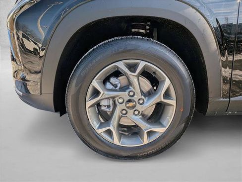 New 2026 Chevrolet Trax LT w/ Driver Confidence Package image 9