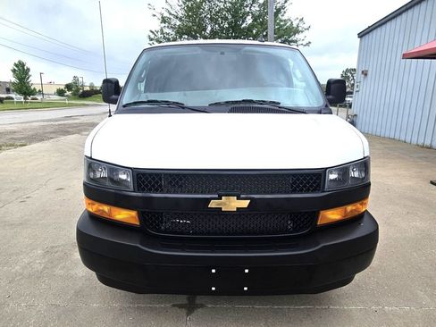 Used 2024 Chevrolet Express 2500 w/ Driver Convenience Package RWD image 2