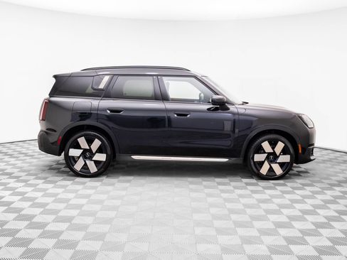 Used 2025 MINI Cooper Countryman S w/ Comfort Package Max image 7