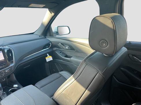 Used 2023 Chevrolet Traverse High Country FWD image 25