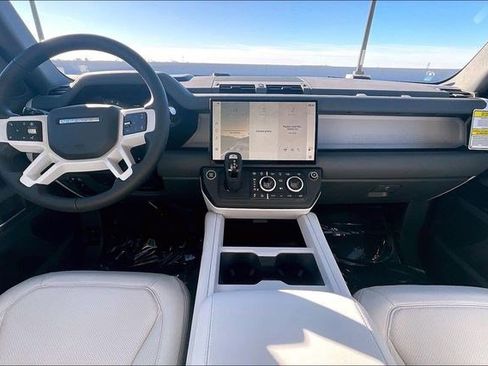 New 2026 Land Rover Defender 110 X-Dynamic SE image 5