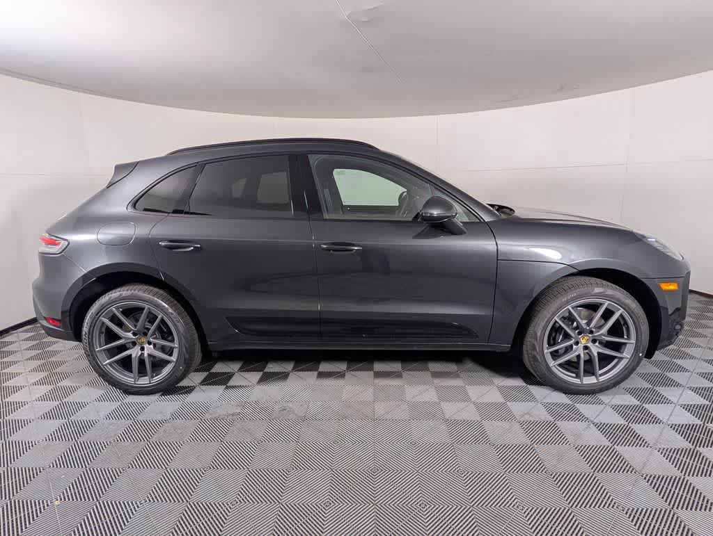 Used 2026 Porsche Macan AWD/4WD image 8