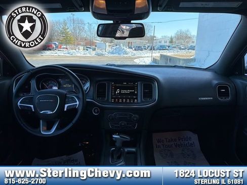 Used 2018 Dodge Charger SXT Plus image 9
