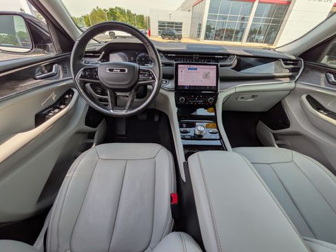 Used 2022 Jeep Grand Cherokee L Overland AWD/4WD image 13