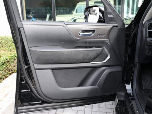 Certified 2025 INFINITI QX80 Luxe image 12