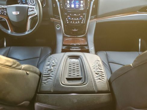 Used 2016 Cadillac Escalade Luxury image 23