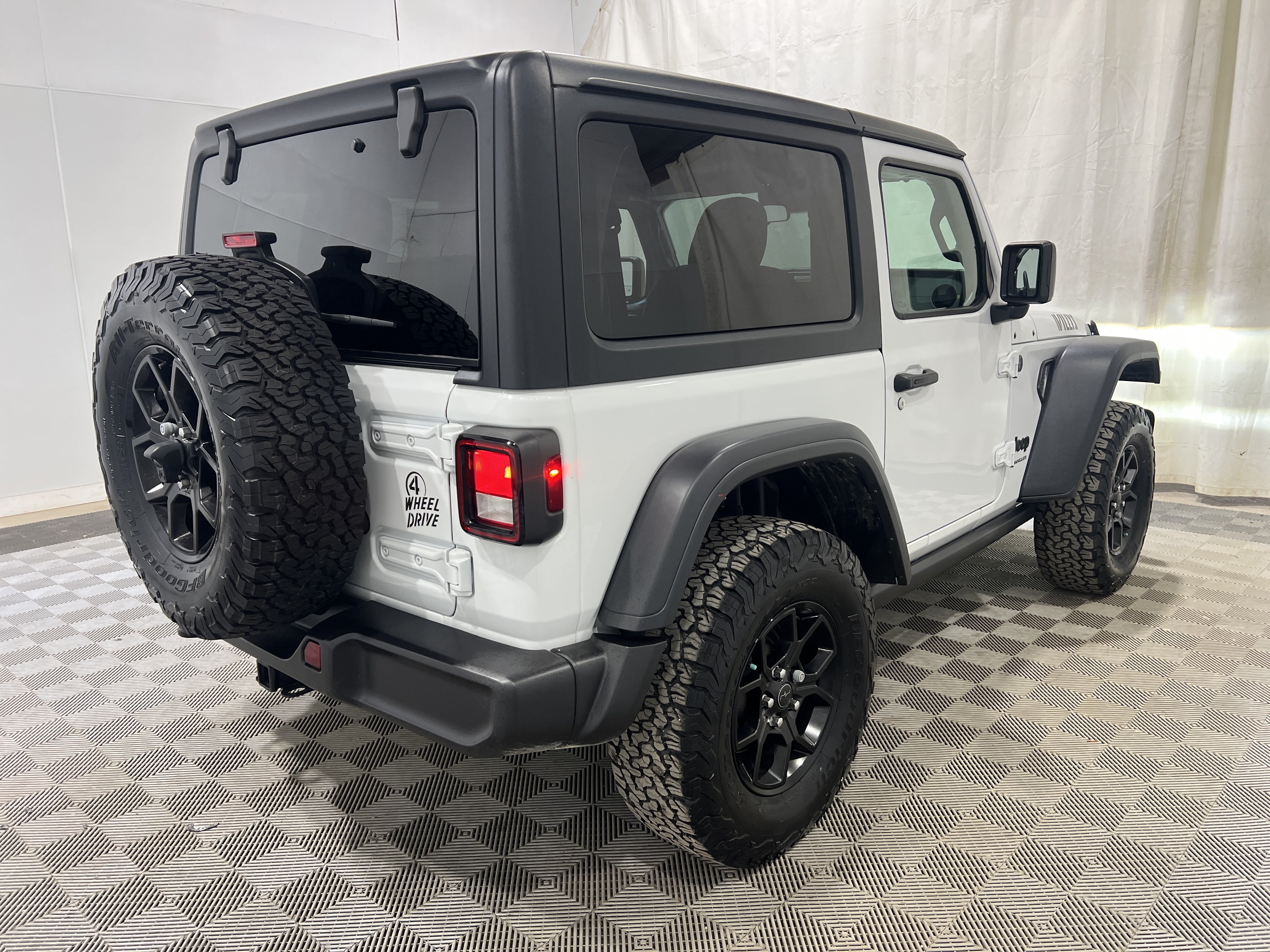 Used 2024 Jeep Wrangler Sport AWD/4WD image 3