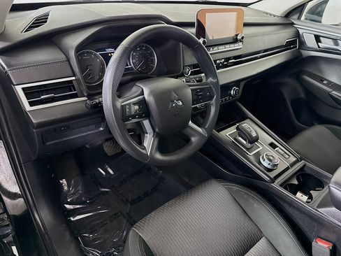 Used 2022 Mitsubishi Outlander ES AWD/4WD image 23