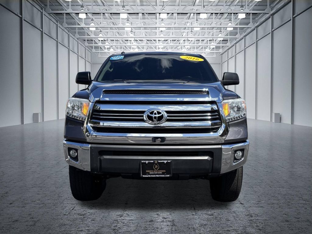 Used 2016 Toyota Tundra SR5 w/ SR5 Upgrade Package AWD/4WD image 9