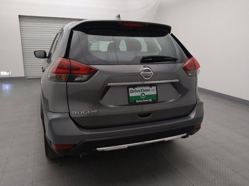 Used 2018 Nissan Rogue S image 6