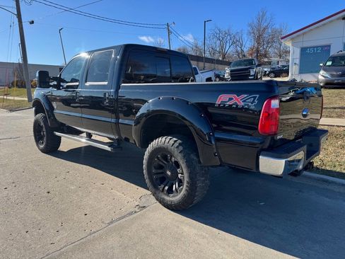 Used 2016 Ford F250 Lariat w/ Lariat Ultimate Package image 3