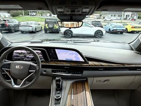 Used 2021 Cadillac Escalade Sport Platinum w/ Heavy-Duty Trailer Package image 25