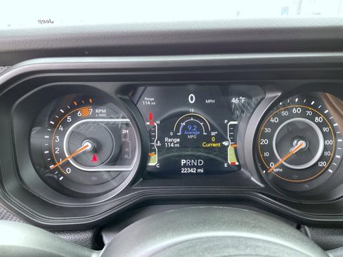 Used 2025 Jeep Wrangler Unlimited Rubicon image 12