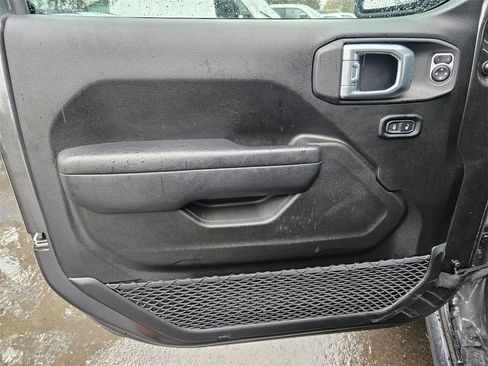 Certified 2024 Jeep Gladiator Sport image 11