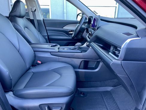 Used 2024 Toyota Grand Highlander AWD image 15