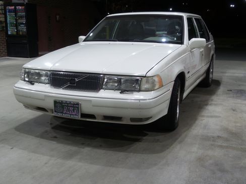 Used 1997 Volvo 960 Sedan image 3