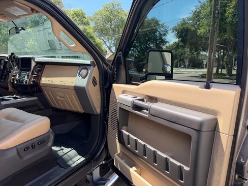 Used 2016 Ford F250 Lariat w/ Lariat Ultimate Package AWD/4WD image 54