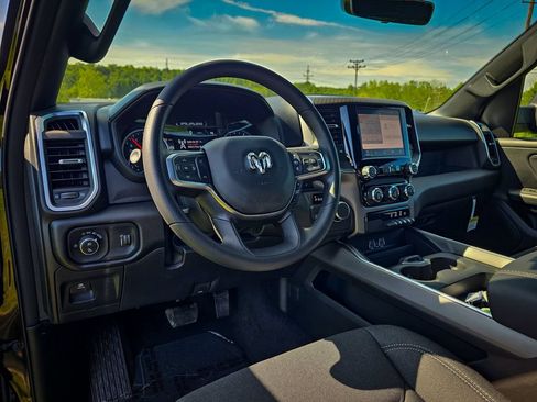 New 2026 RAM 1500 Express AWD/4WD image 13