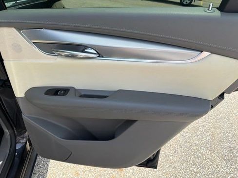 Used 2017 Cadillac XT5 Premium Luxury AWD/4WD image 18