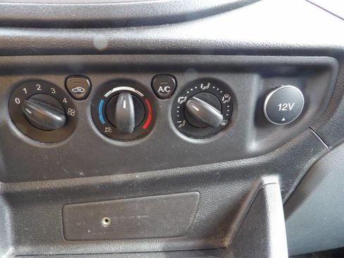 Used 2018 Ford Transit 250 148 Medium Roof RWD image 13