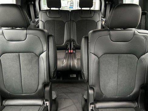 New 2025 Jeep Grand Cherokee L Laredo image 18