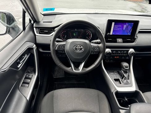 Used 2025 Toyota RAV4 XLE w/ Convenience Package AWD/4WD image 15