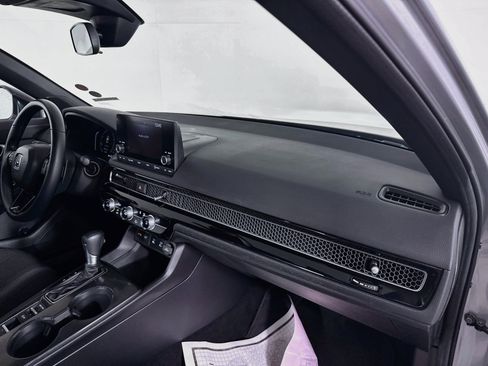 Used 2025 Honda Civic Sport image 34