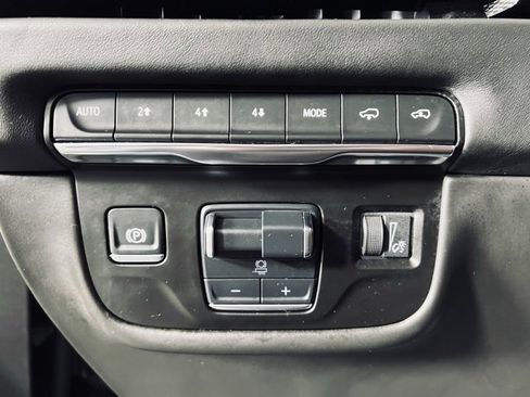 Used 2025 Cadillac Escalade Sport Platinum image 23