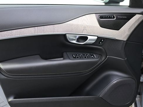 Used 2024 Volvo XC90 B6 Ultimate w/ Protection Package Premier image 23