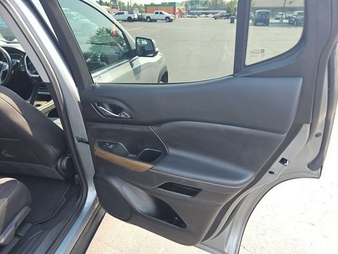 Used 2023 GMC Acadia SLE w/ Driver Convenience Package image 16